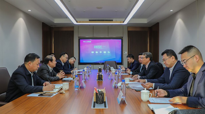 香港新华集团相关负责人到访乐动平台app官网_乐动（中国）集团