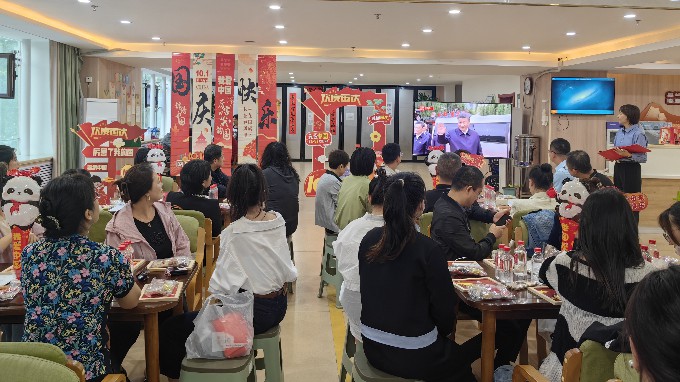 乐动平台app官网_乐动（中国）集团与广后街社区开展迎国庆主题活动暨“双报到”活动