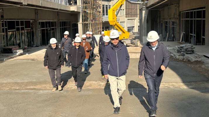 情系桑榆 共话发展——乐动平台app官网_乐动（中国）退休干部职工重返一线见证集团新貌