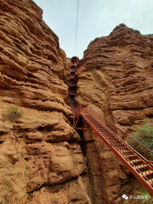 峡谷旋梯_副本.jpg 峡谷旋梯_副本.jpg