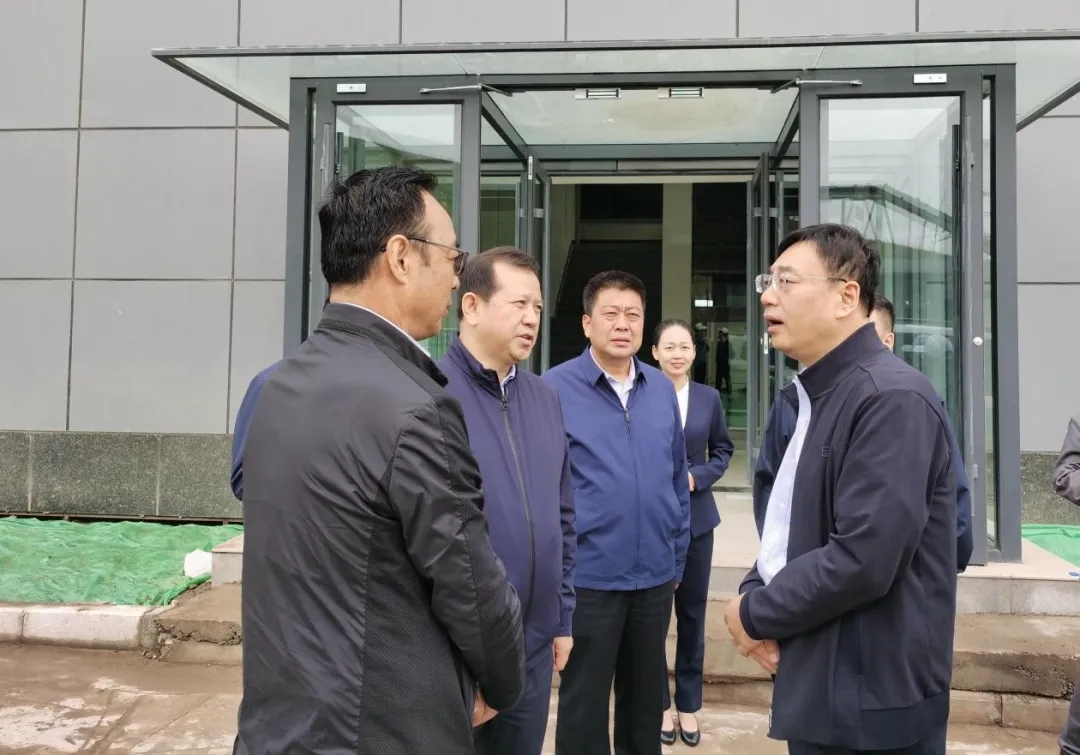 程晓波副省长调研指导乐动平台app官网_乐动（中国）集团“祁连山1号冰川矿泉水”项目